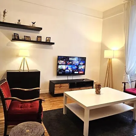 Apartment - Hypercentre Le Chapelains